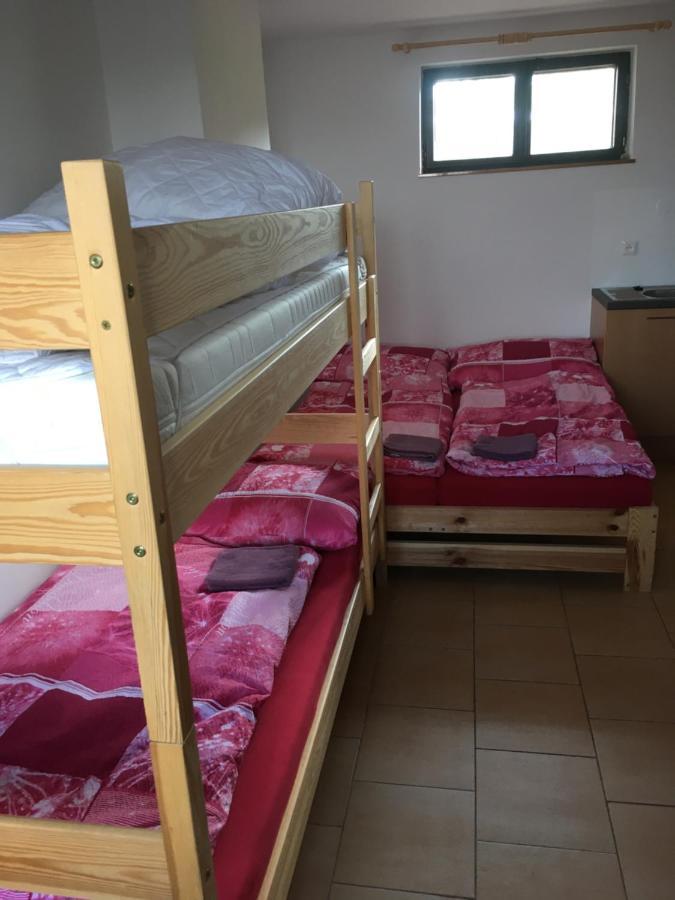 Vinařství Ehrlich Apartamento Milotice Exterior foto